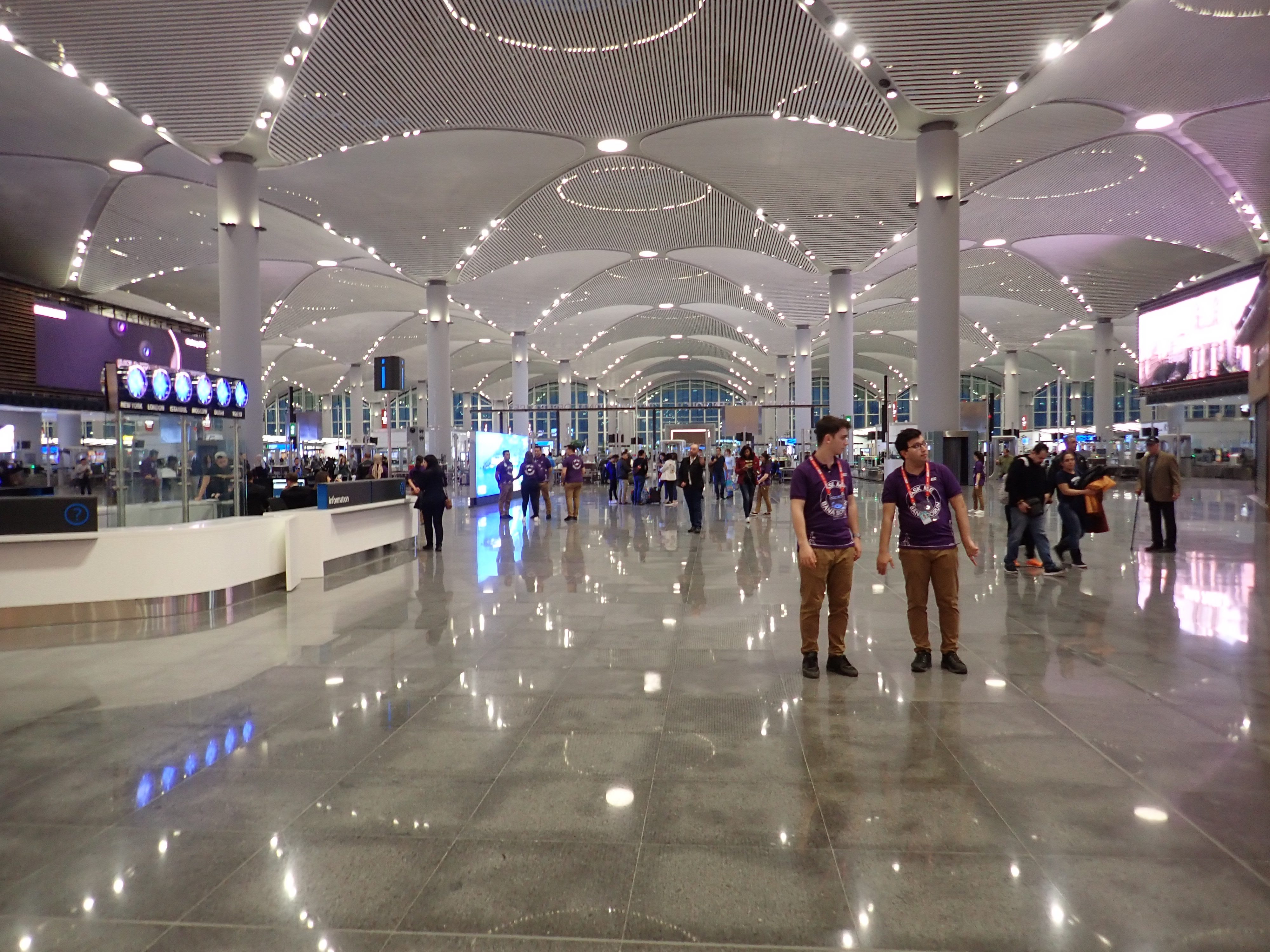 Istanbul Airport arrivals hall interior — the standard meet-and-greet zone for pre-booked family transfers